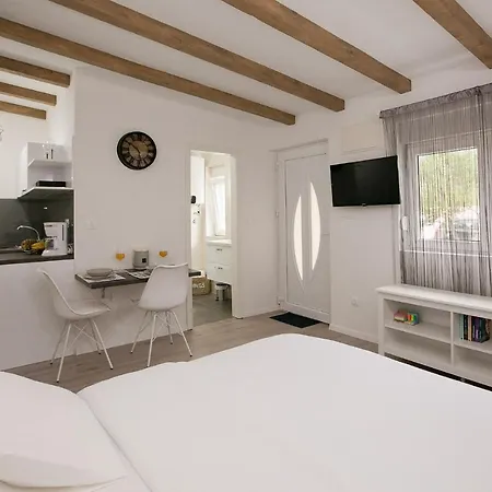 Tara Apartment *